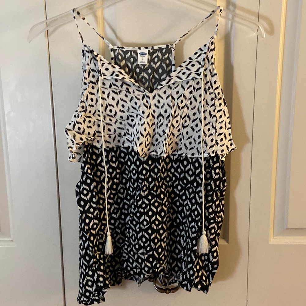 NWT adorable Old Navy L tank! Perfect!
